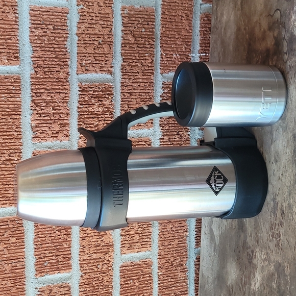 Yeti Other - Yeti can cooler and Thermos the Rock set